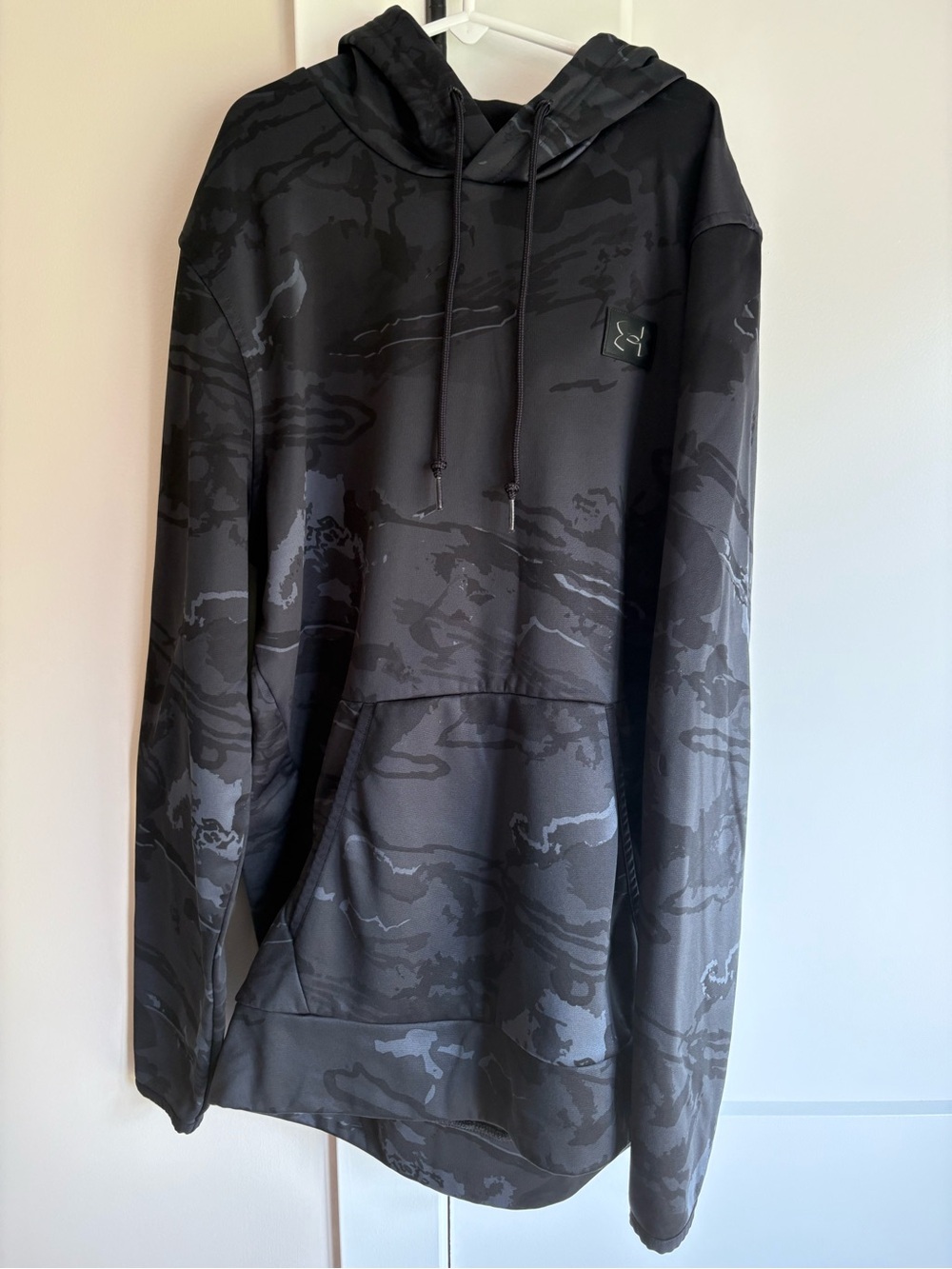 Under Armor Hooded Seeatshirt
